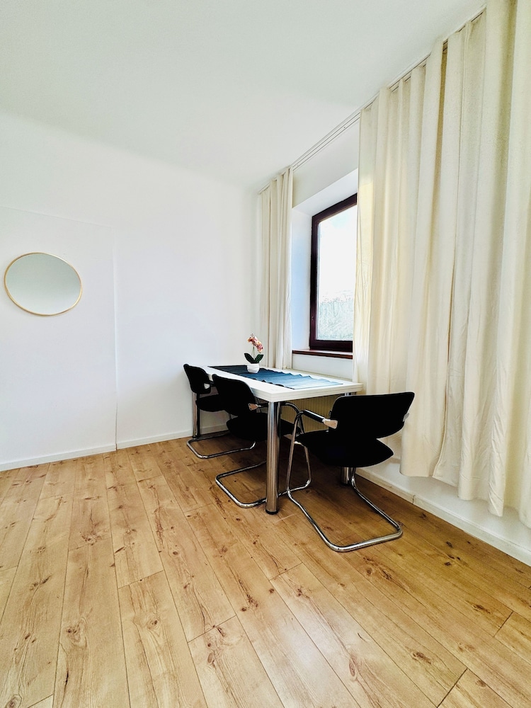 Spacious Budget Home Garden Stay