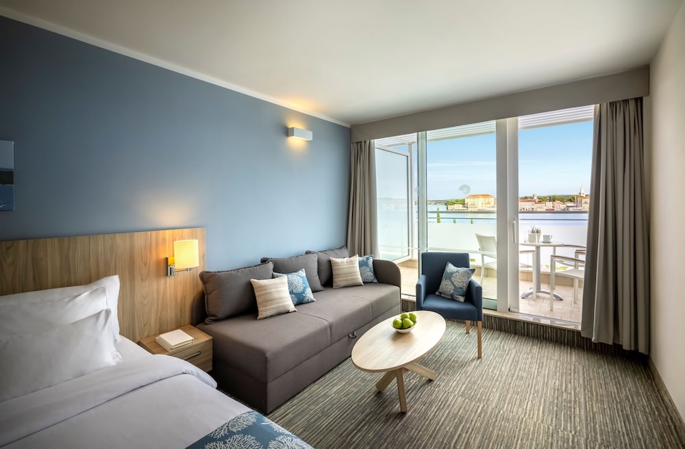 Isabella Island Hotel & Villas