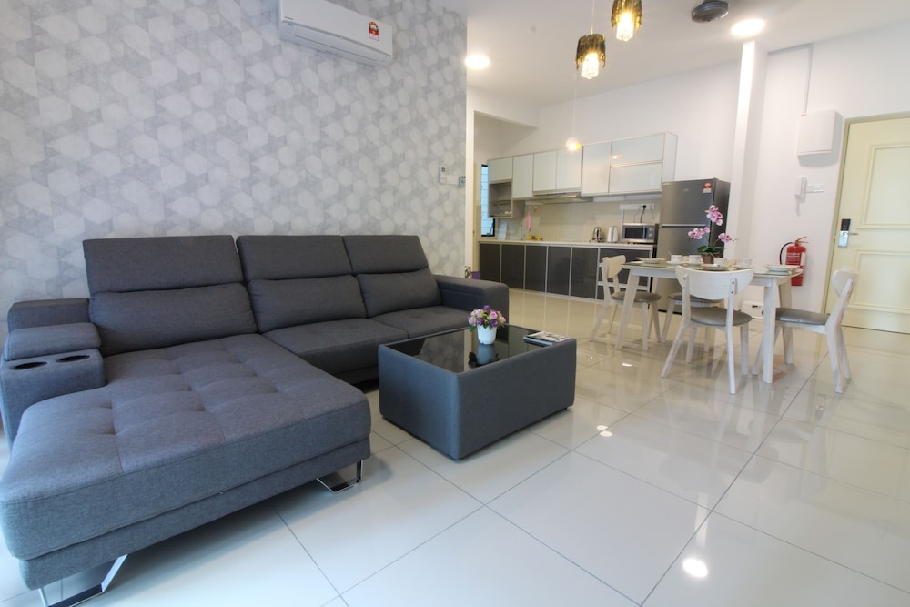 Atlantis Residences Delightful Homes by Step-In photo 5