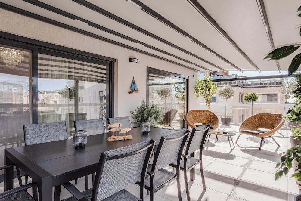 Athens Golden Light Premium Residence