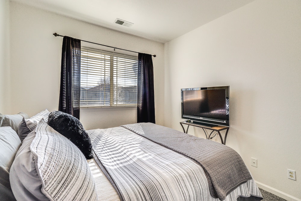 Sparks Home w/ Lake Access, 5 Mi to Downtown Reno! - Property Image 30