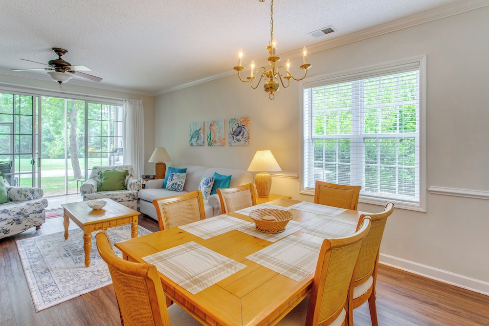Condo w/ Golf Course View in Barefoot Resort!