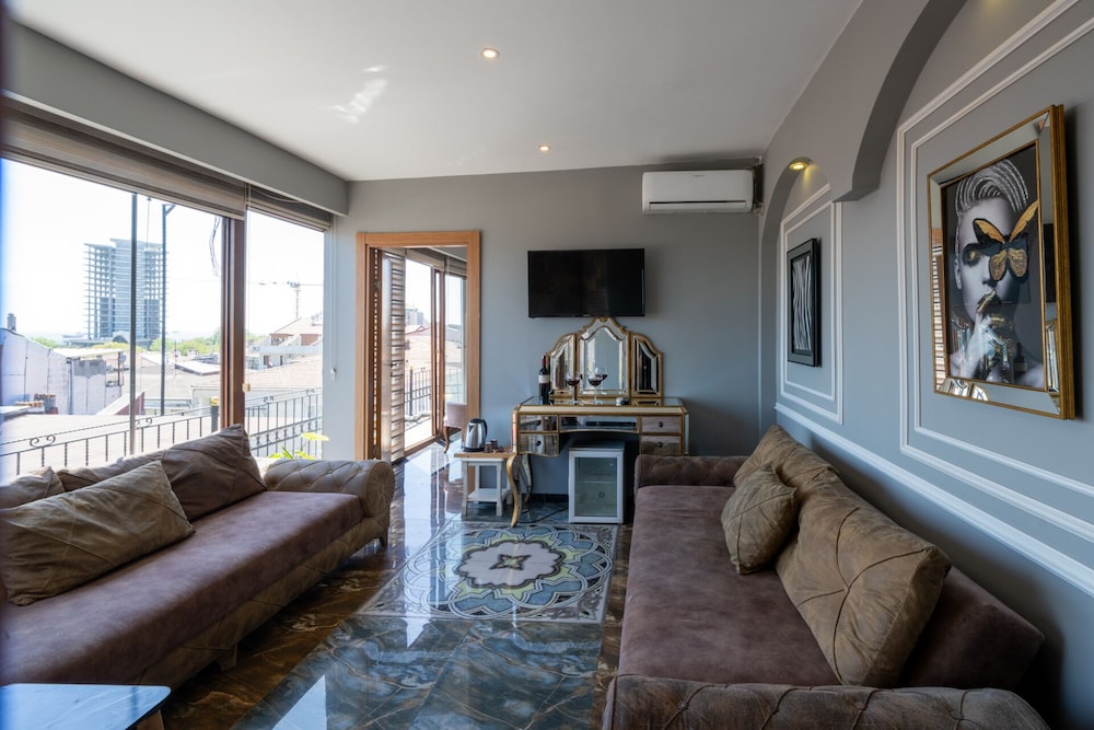 Holiday Business Otel - Image 5