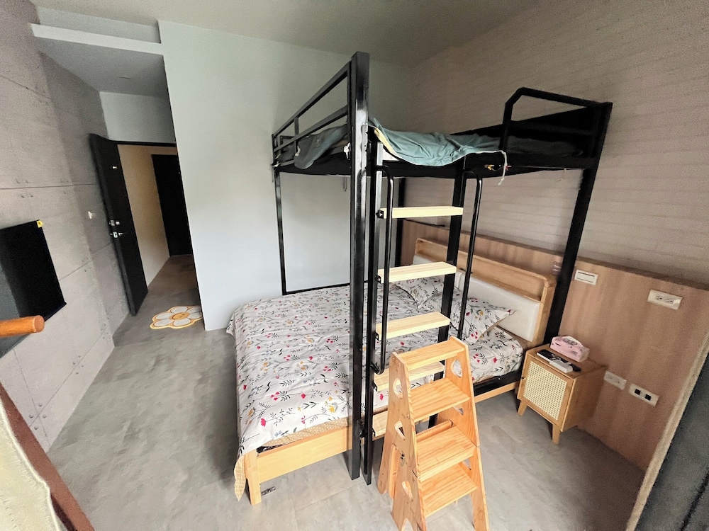 Daisy Light Hostel