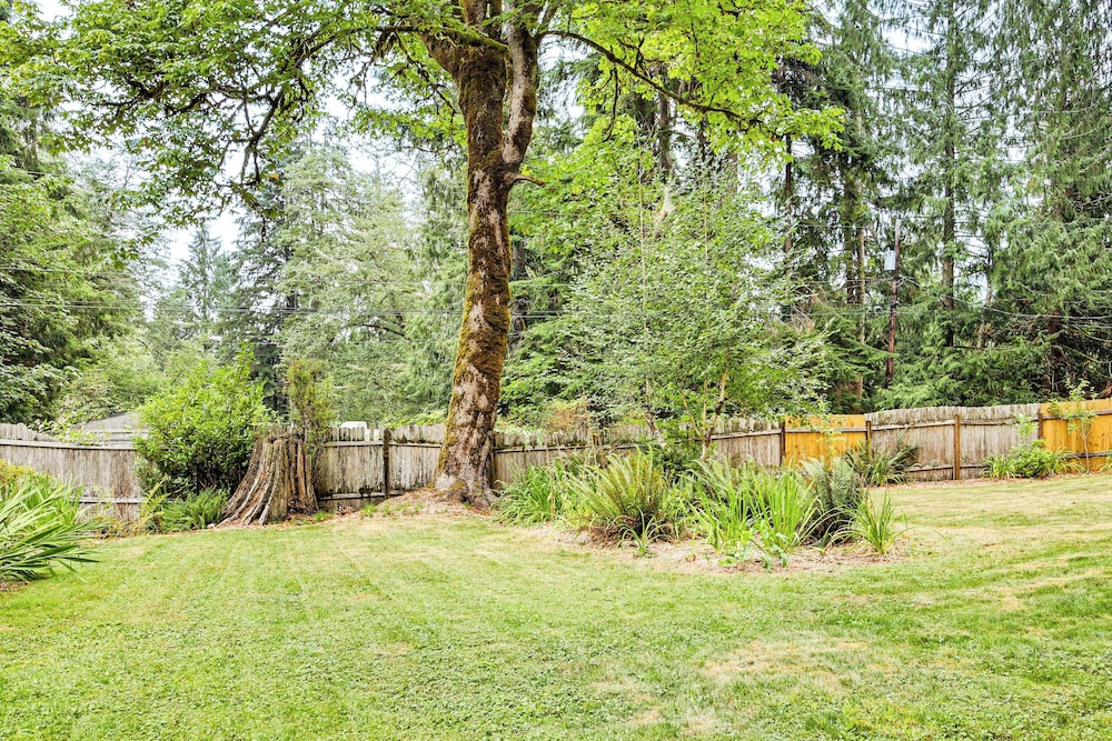 Lake Margaret Access: Boho Log Cabin w/ Backyard