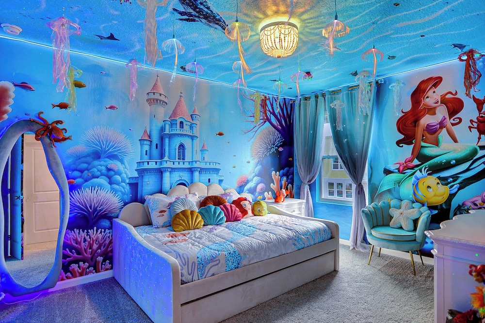 Epic 10br Solara Retreat, Themed Fun & Pool