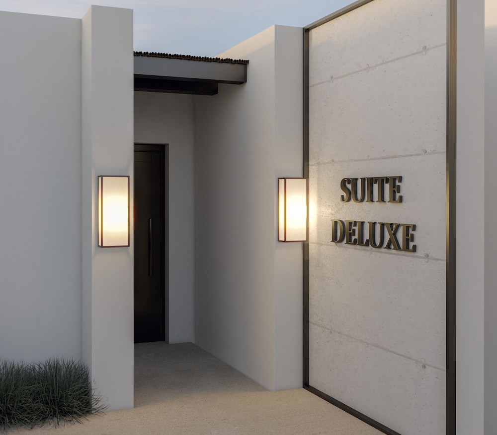 Hotel Emerald Villas & Suites - Image 1