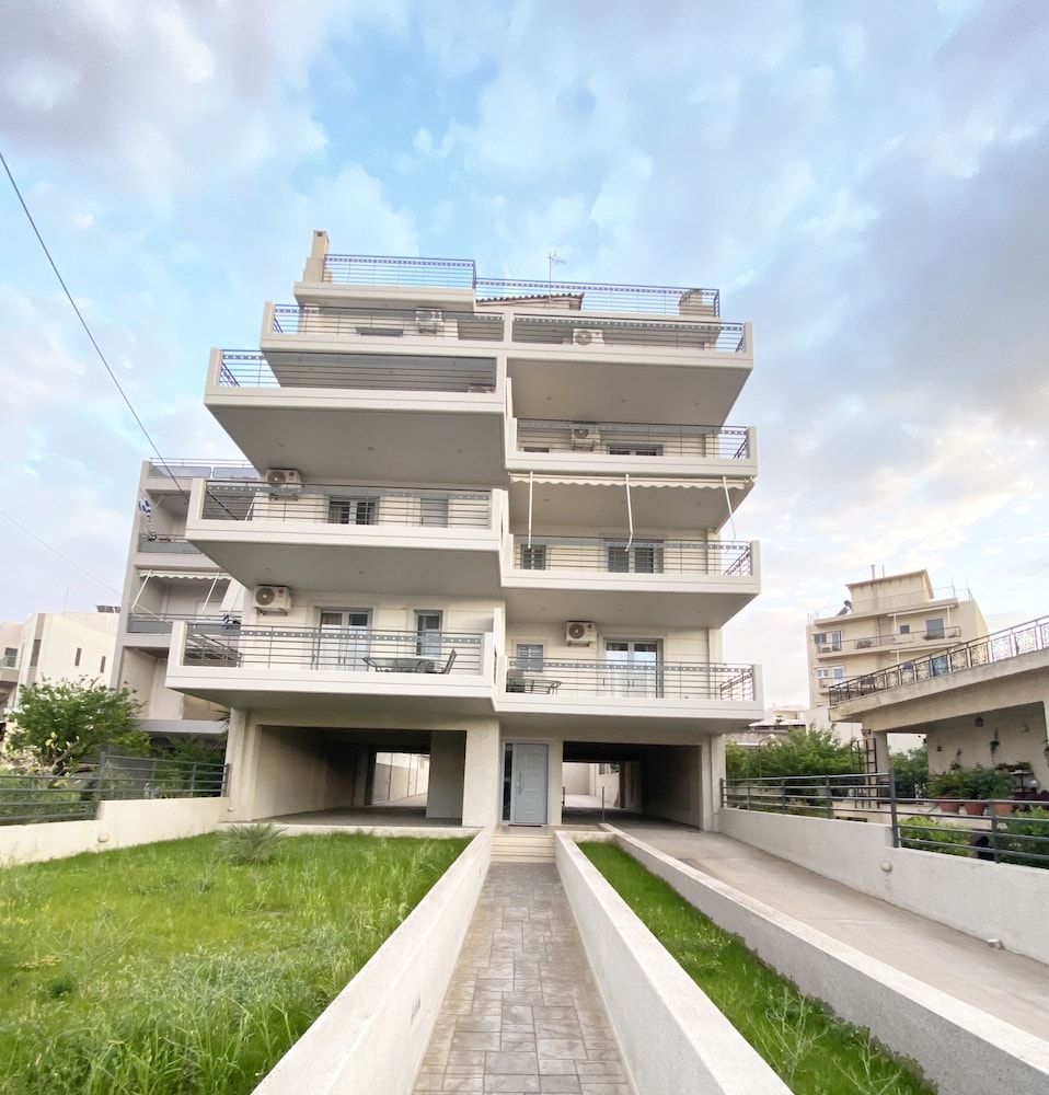 Thresh Apartments Airport by Airstay