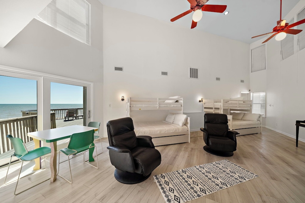 Pirates Beach Retreat by Ryson Vacation Rentals