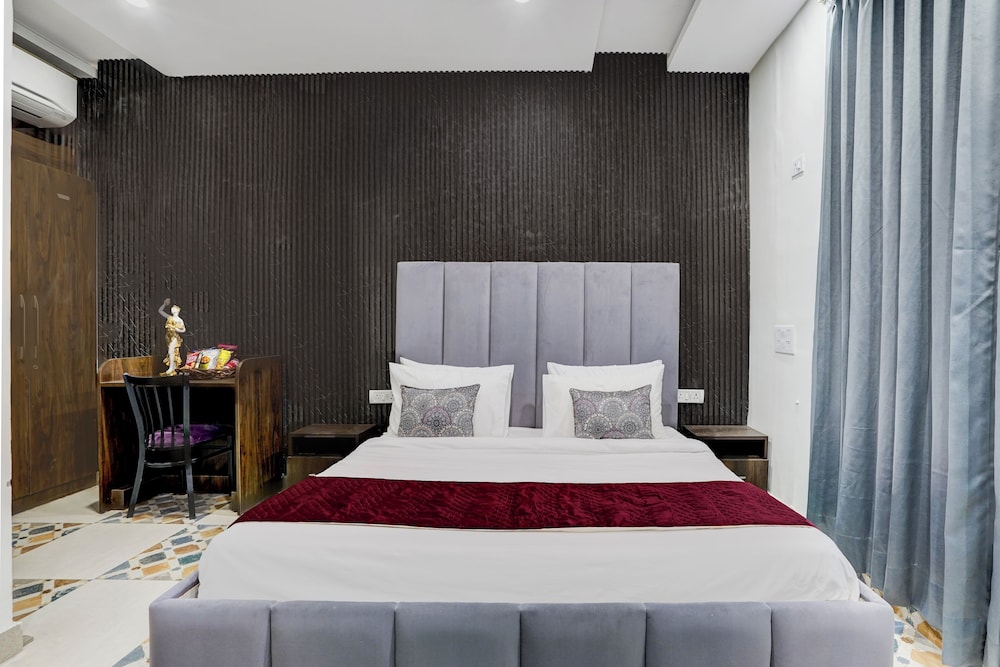 Alaya Stays Fortezza | Pet-friendly 6-BHK Farmhouse With Private Pool
