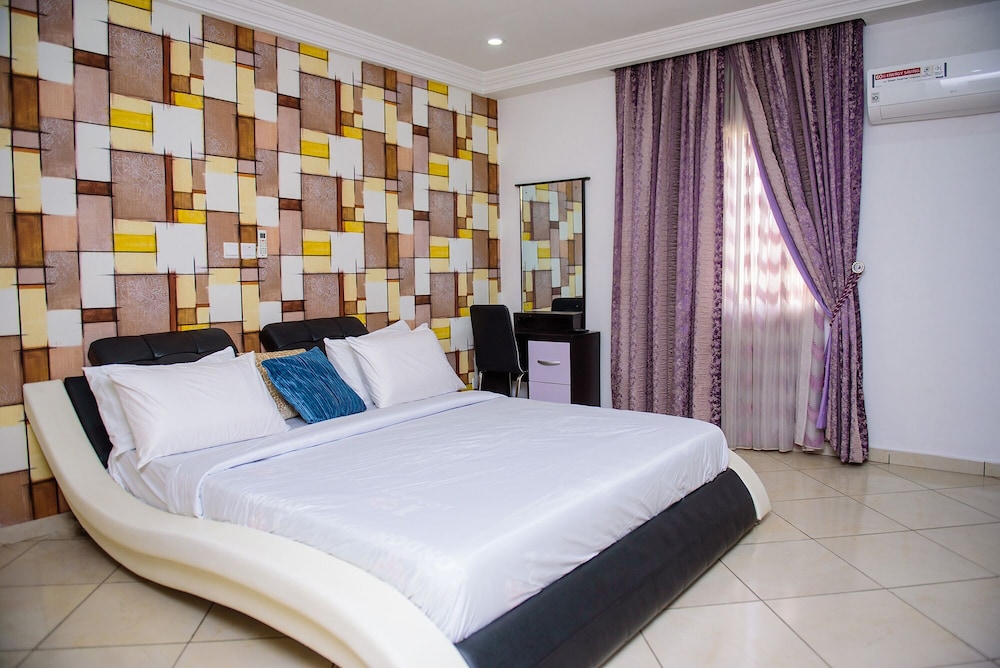 Furnished 4 Beds Semi-det House in Abuja, Nigeria view 3
