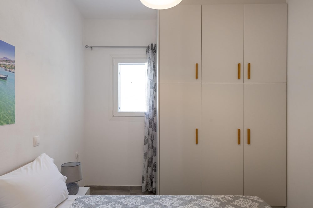 Parikia s Sunlight 2bedroom House
