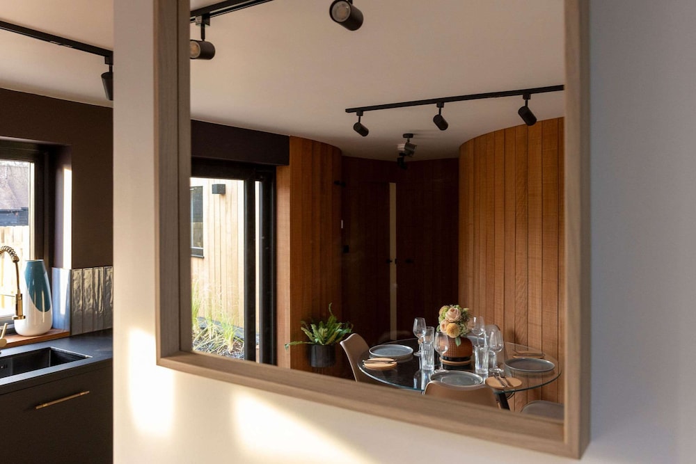 Modern 2-bed Cabin Near West Wittering Beach