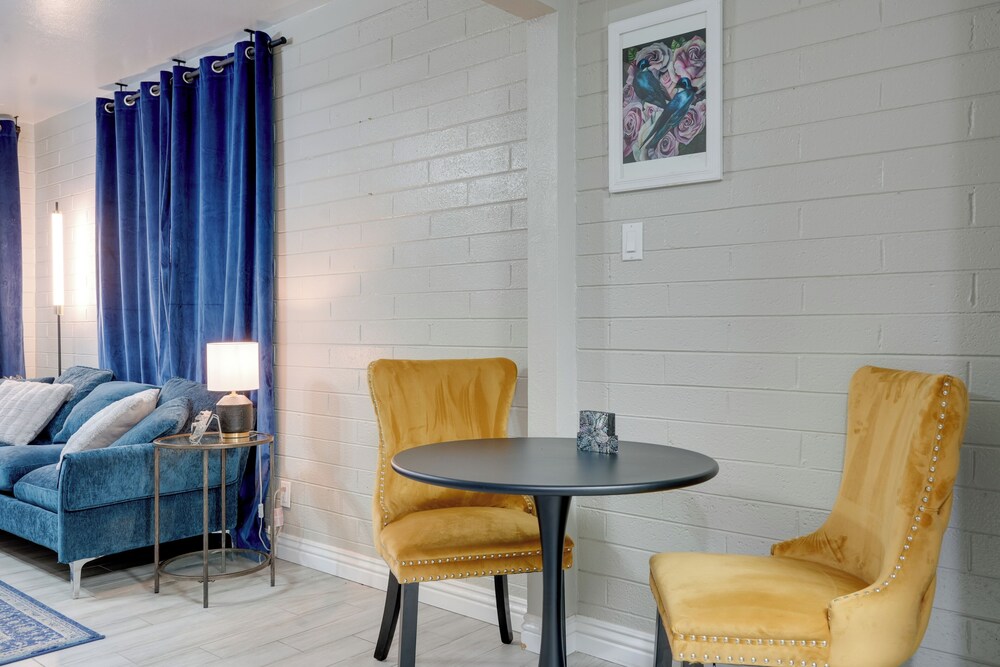 3 Mi to Roosevelt Row Arts District: Apt w/ Patio