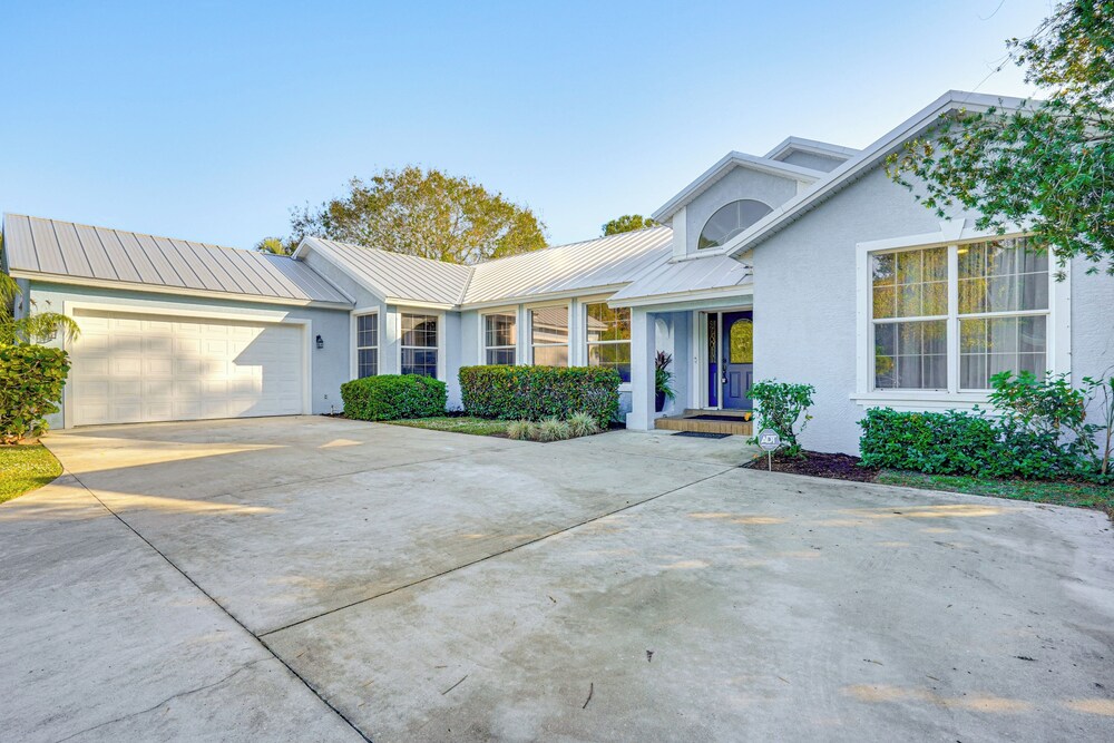 6 Mi to Dtwn: Pet-friendly Retreat in Fort Pierce!