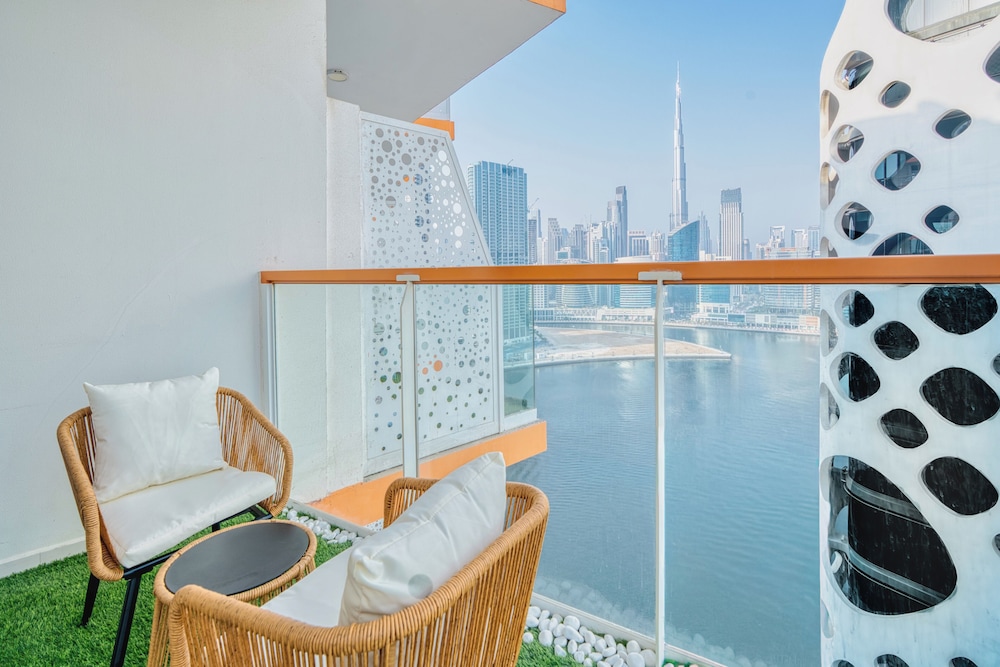 PVH - Canal Frontage 1BR - Millennium