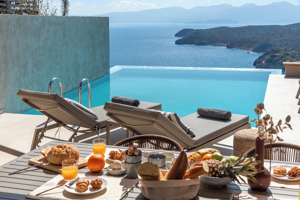 Notiko villas