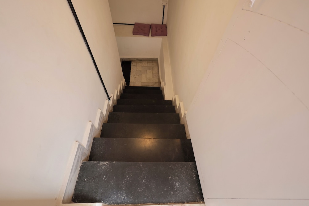 Locomo Hostel Mini - 9 mins from airport