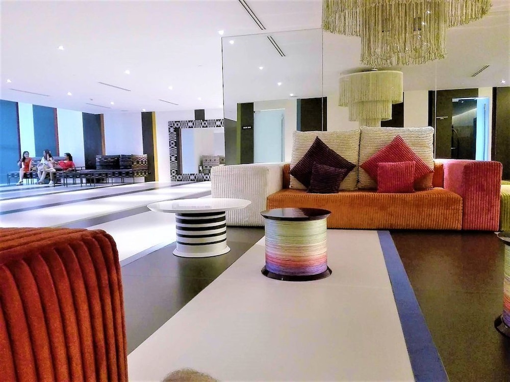 Oasis Regency at Acqua Livingstone near Rockwell