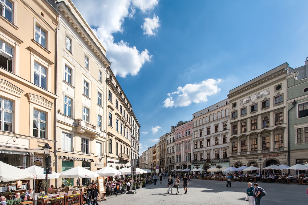 Venetian House Market Square Aparthotel