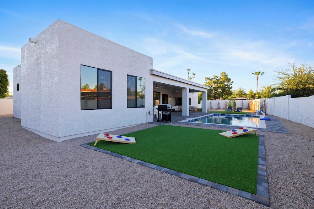 El Dorado by Avantstay Luxe 4BR w/ Pool, Putting Green, Fireplace Near Kierland