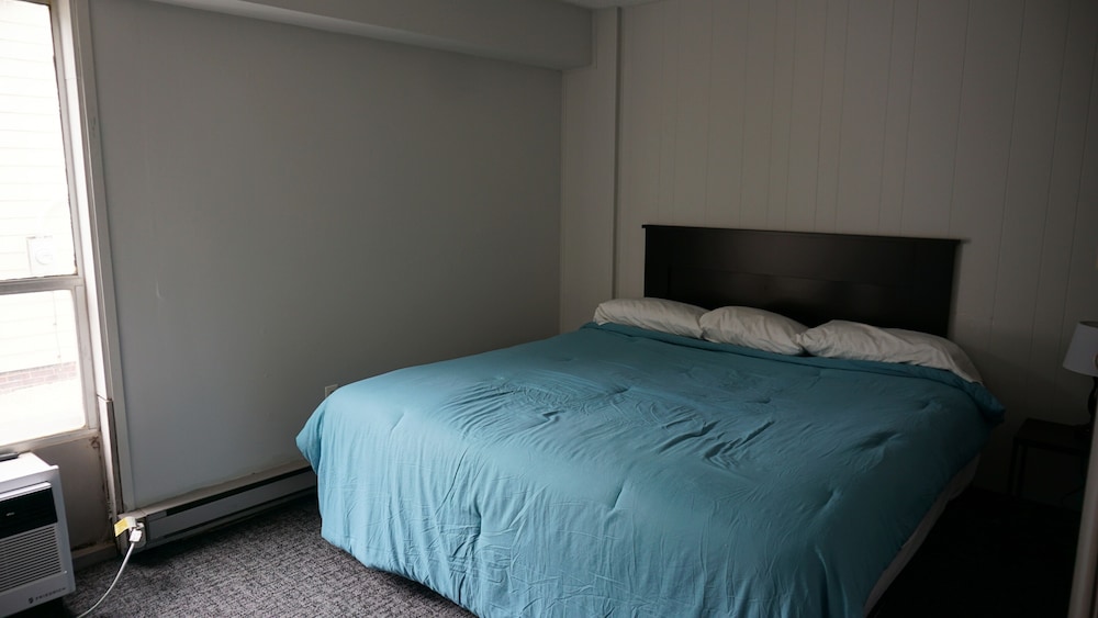 Windjammer Motor Inn