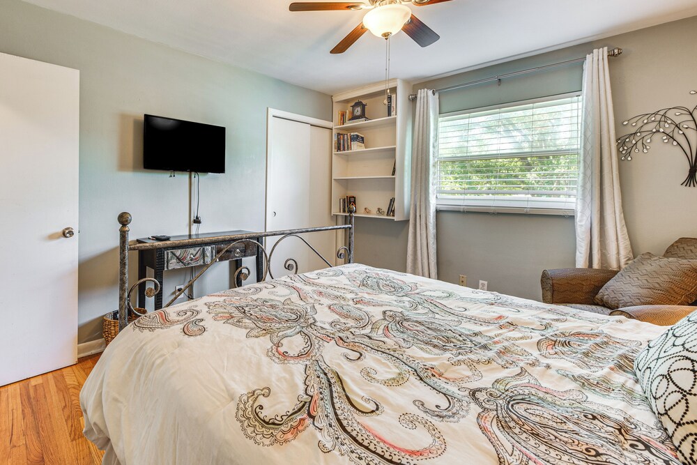 2 Mi to FSU & Famu: Home w/ Spacious Deck!