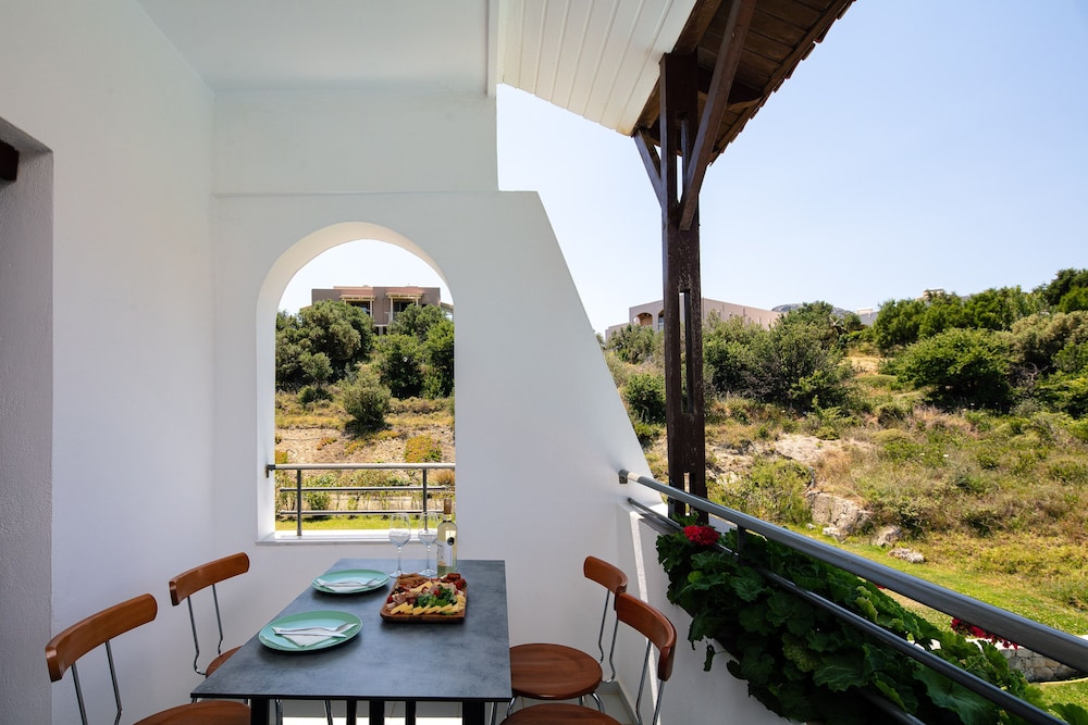 Anthos Apartments