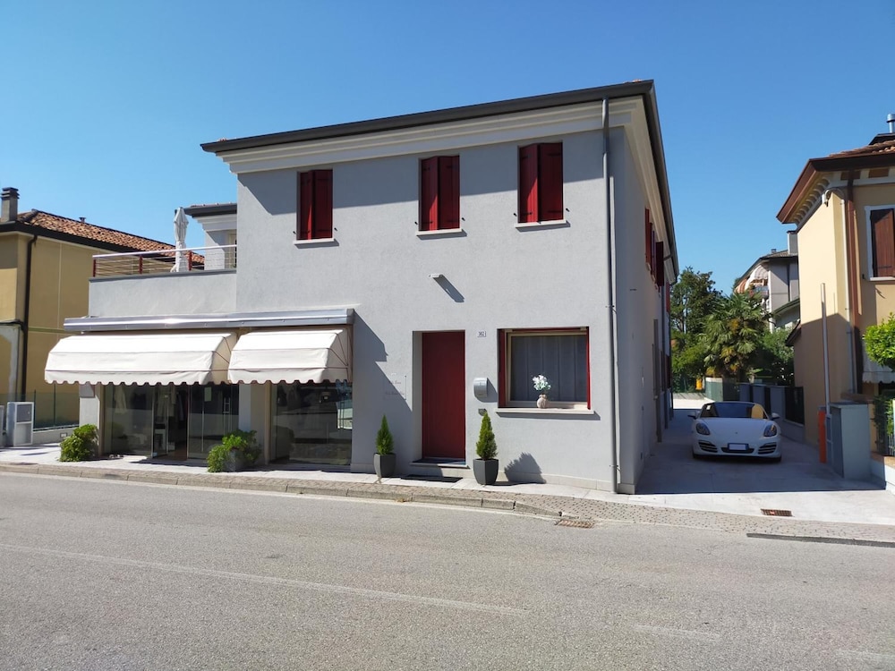 Villa Erica & Villa Erica 1