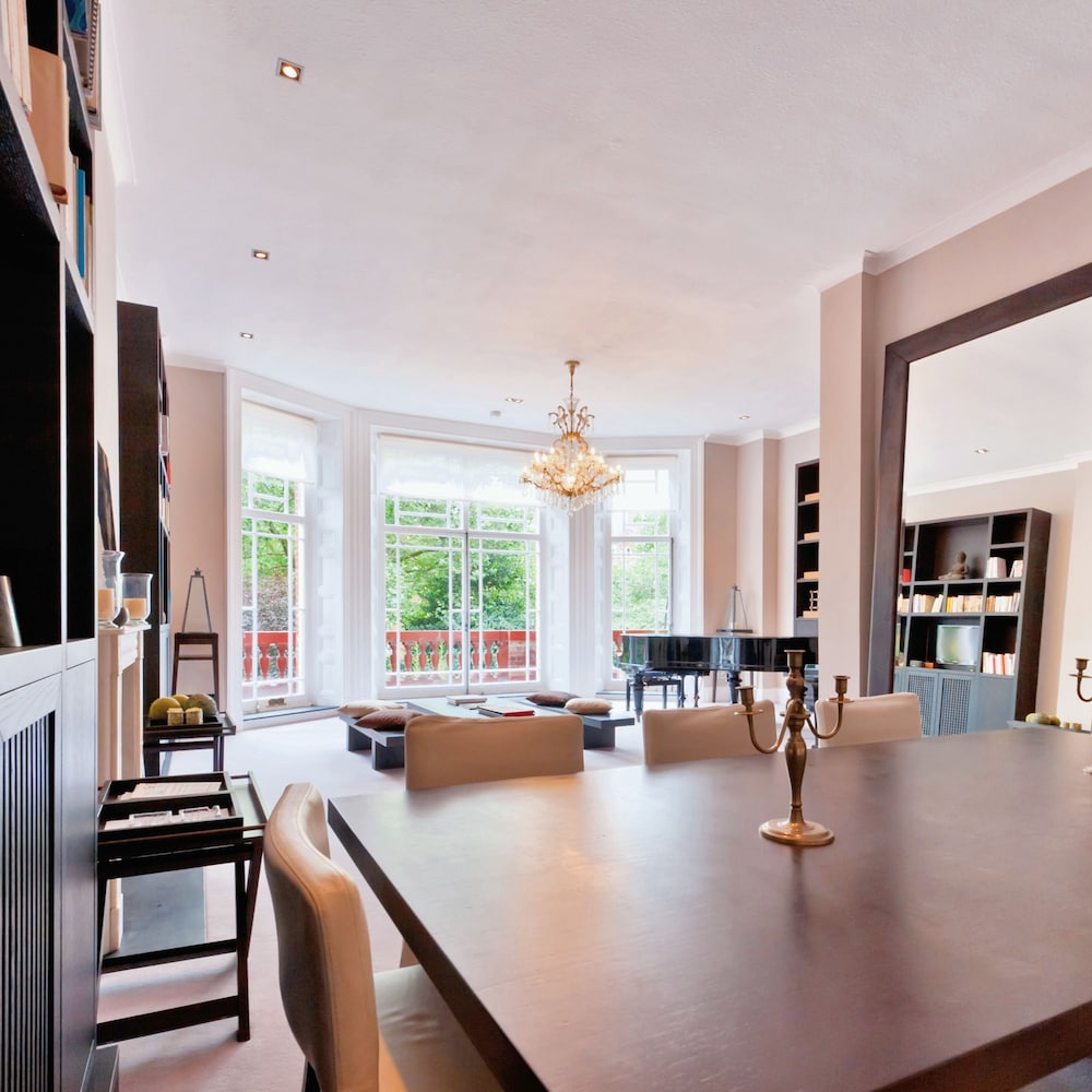 3 Bedroom Apartment Knightsbridge view 3