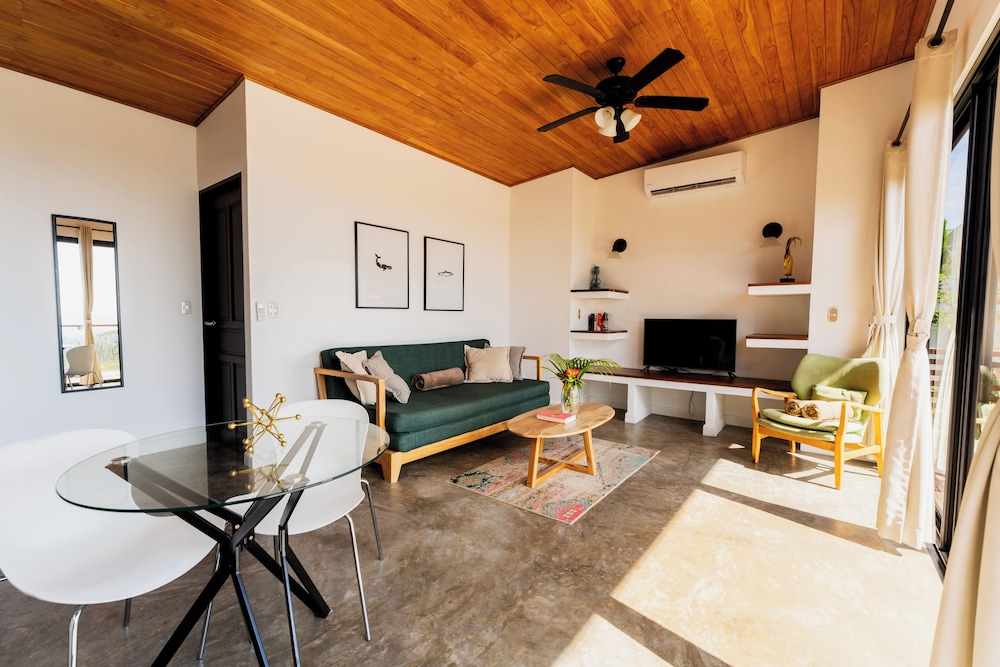 Sea View Paradise Retreat by Sea N' Rent