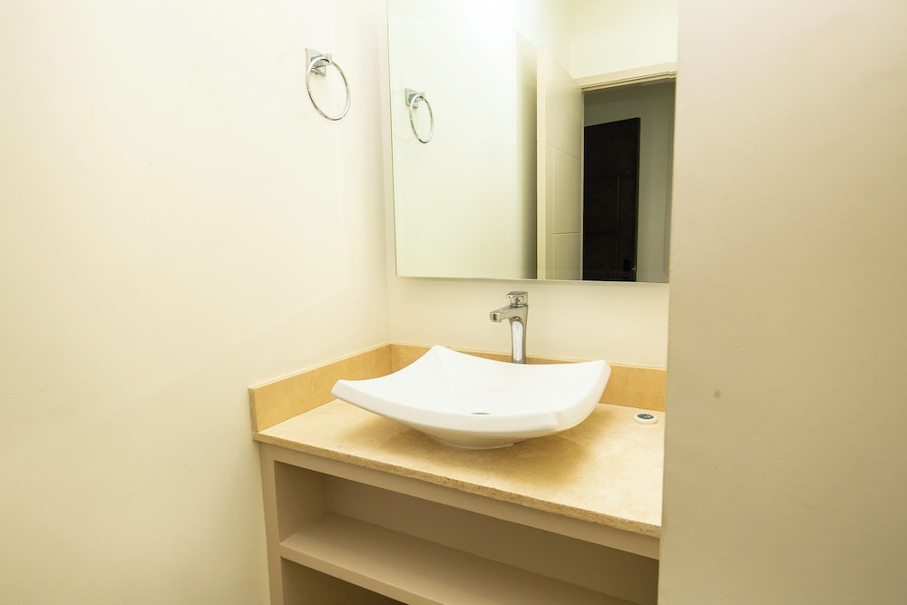 Elegant Condo at Playa Brujas