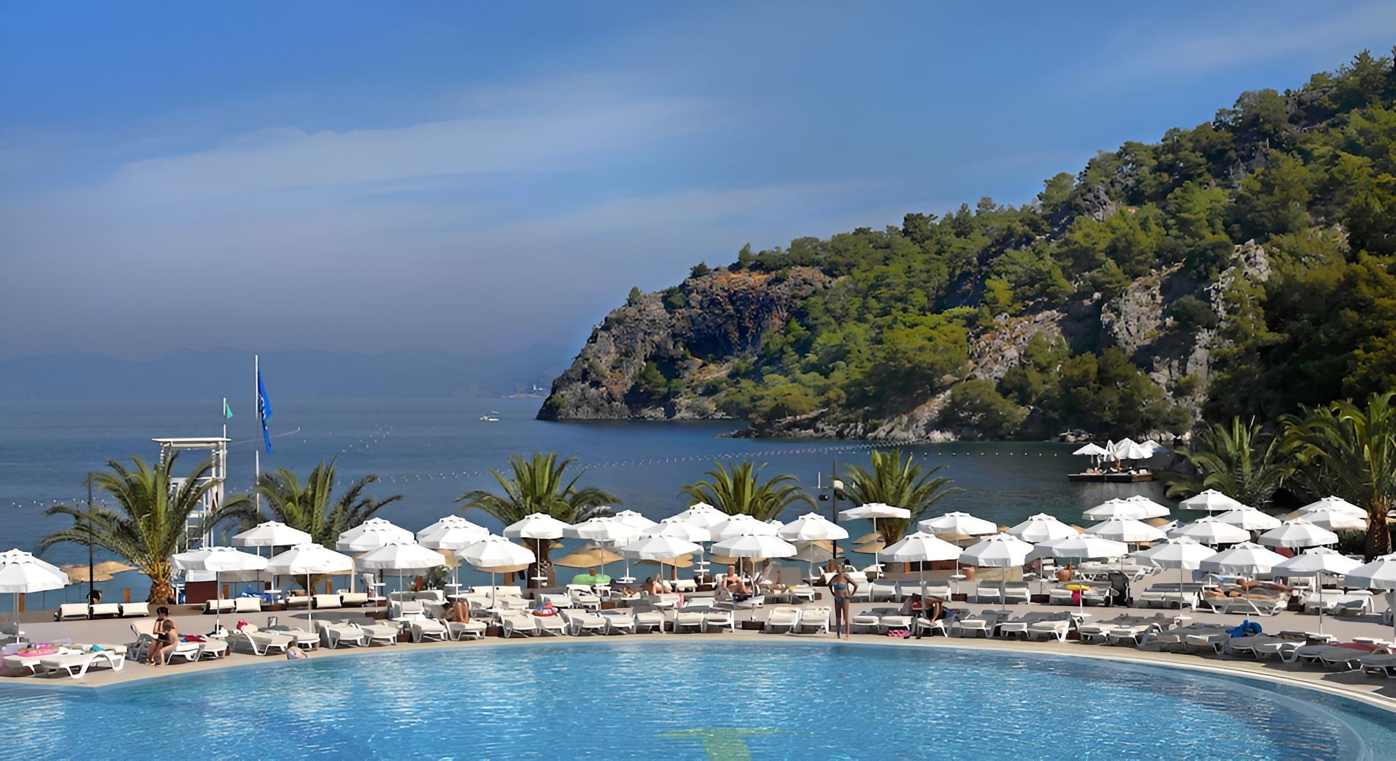 Hillside Beach Club 14