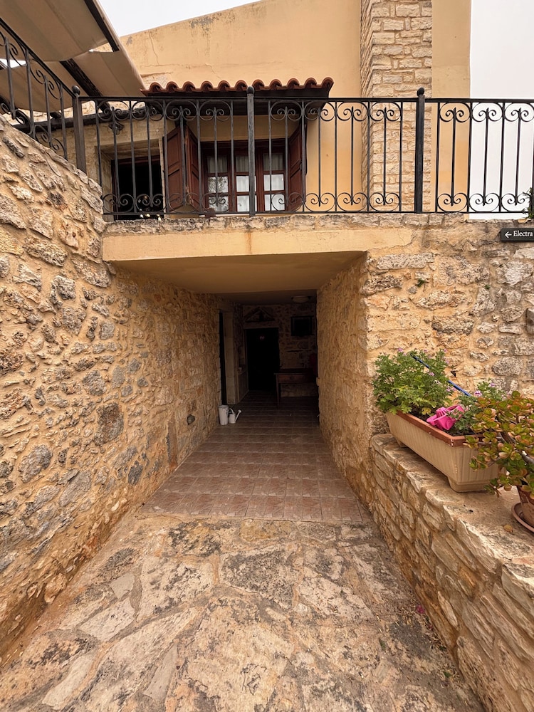 Electra Stone Suite