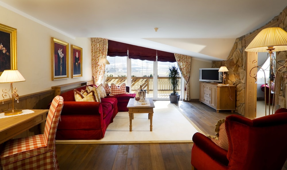 Majestic Hotel & Spa photo 2