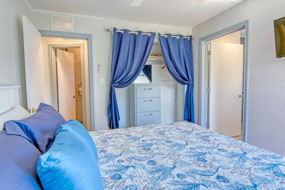 Muizenberg 6031rpb 3 Bedroom Home by RedAwning view 2