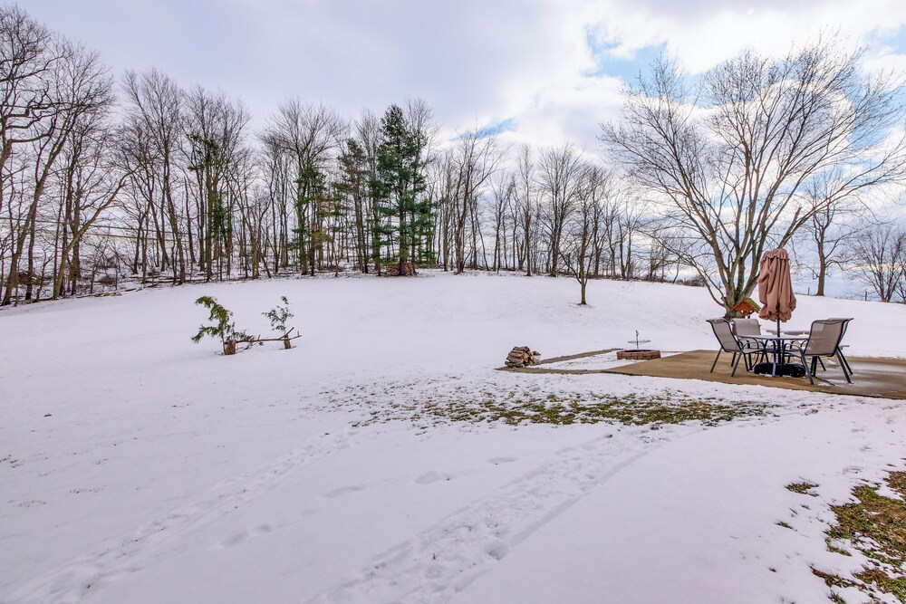 Secluded Ohio Amish Country Getaway w/ Fire Pit