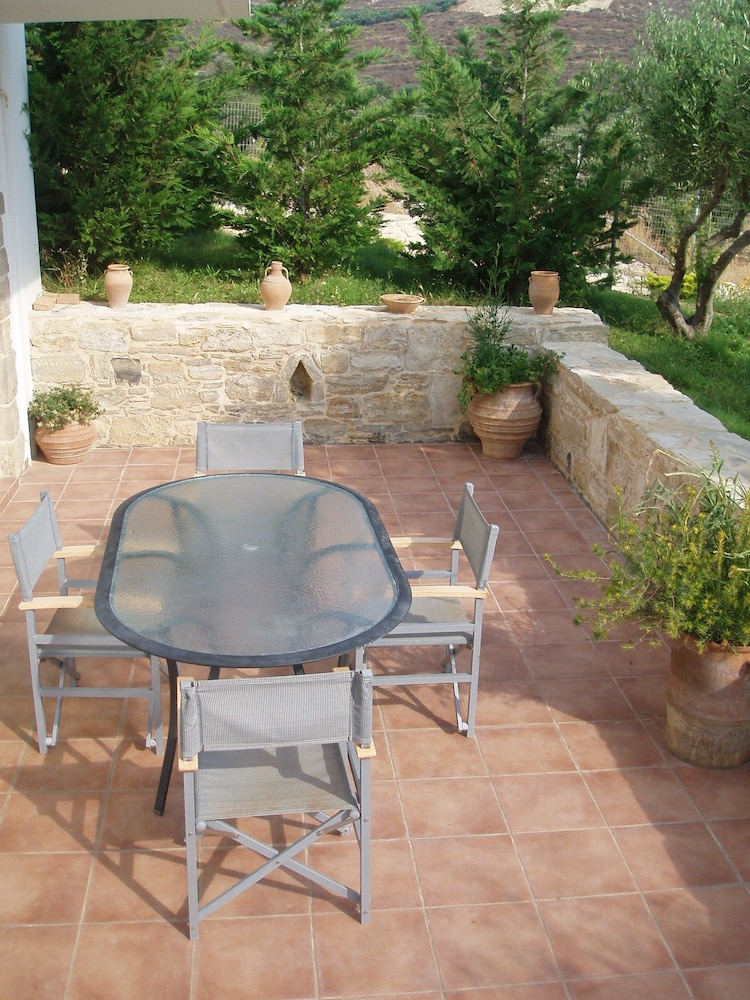 Phaestias Villas en Faistos — balance & terrace