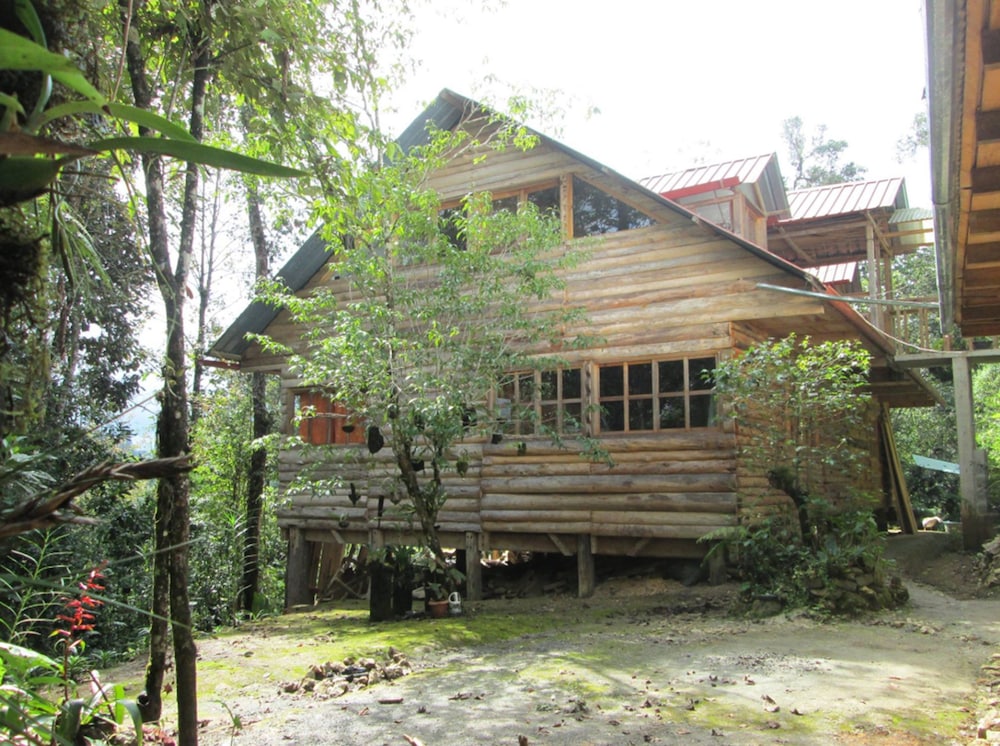 Hostel Paraiso Verde Coban