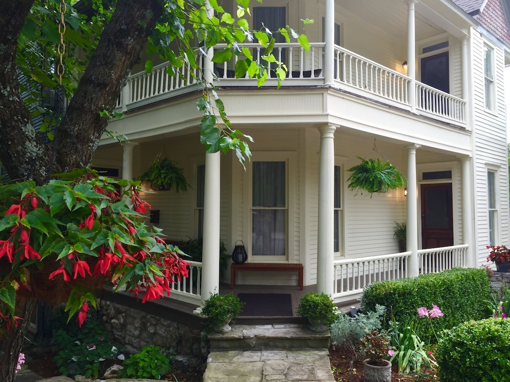 Hotel Eureka Zen Cottages - Image 1