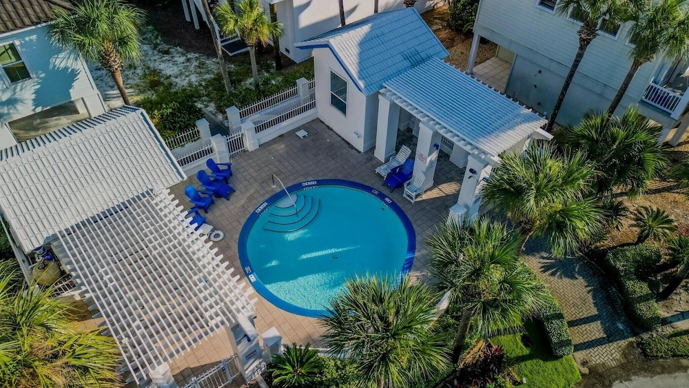 Surf And Sound 6 Bedroom Home