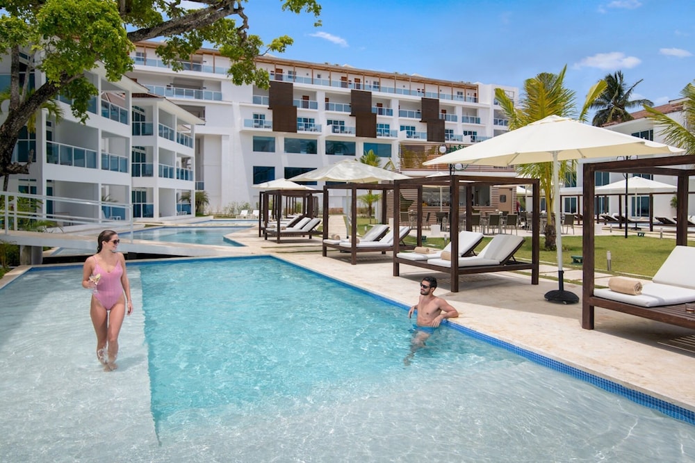 Outstanding 1 Bedroom Apartment Ocean View D