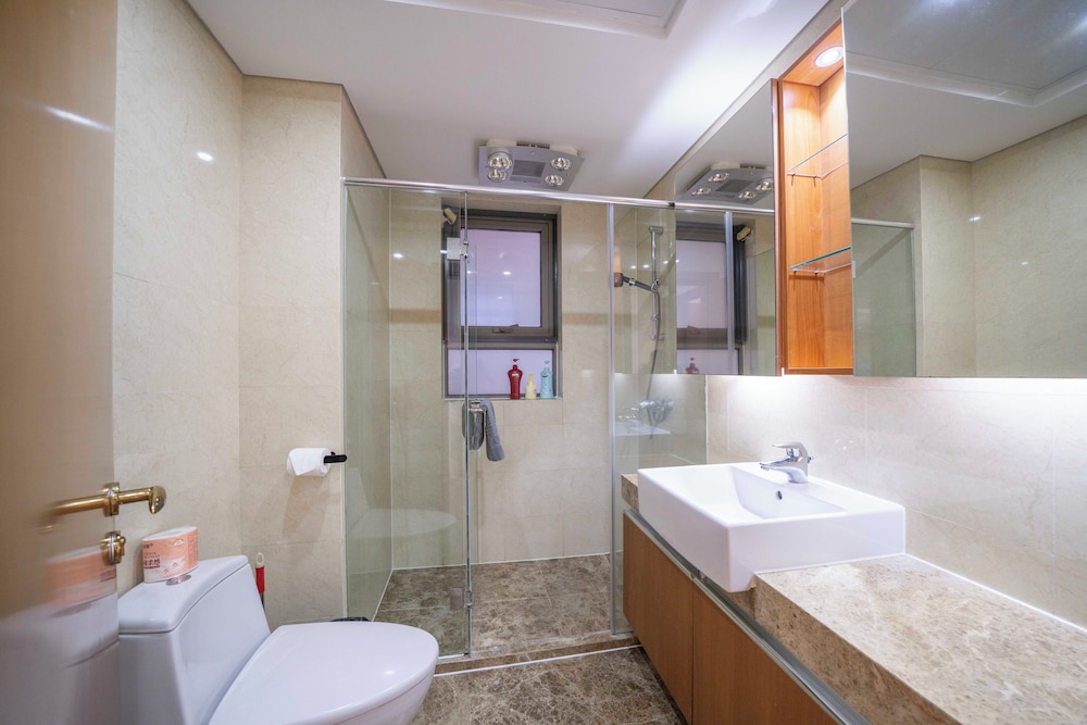 Tyms Morden 3BR 2BA APT Bella Vita