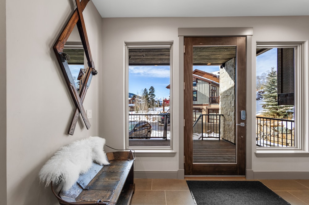 200 Caravelle Drive view 4