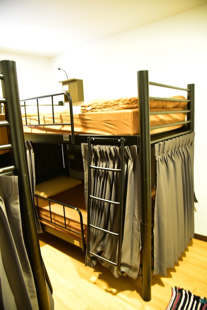 Inn Trog And Inn Soi - Hostel - Adults Only
