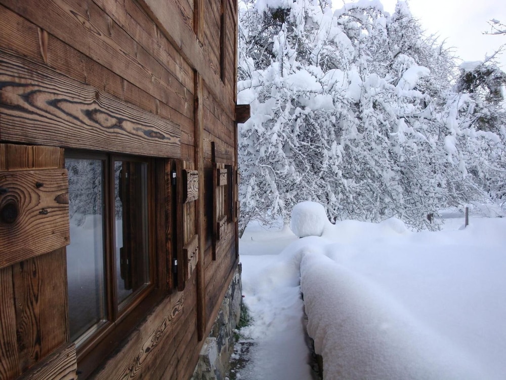 Chambres d'Hôtes Chalet De La Source