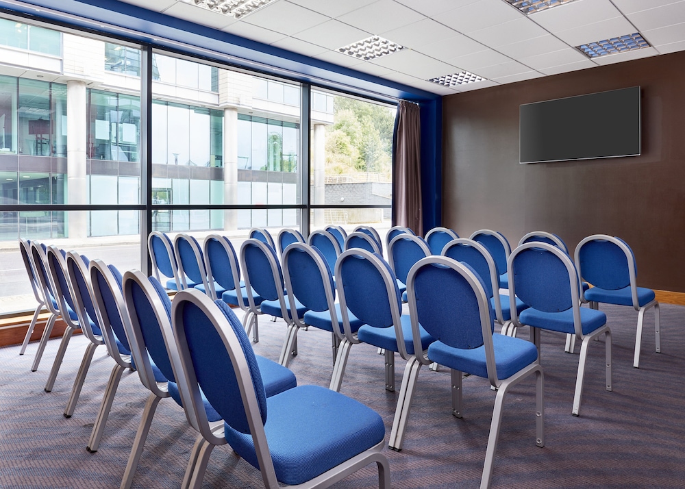 Gateshead Vacations - Leonardo Hotel Newcastle Quayside - Property Image 1