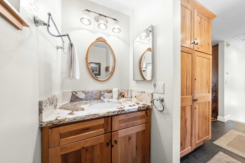 Secluded Incline Village Stay w/ Deck Near Diamond Peak & Lake Cloud 9 and 1/2 by Avantstay