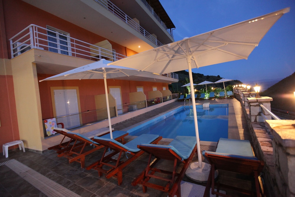Karos Hotel Llaman