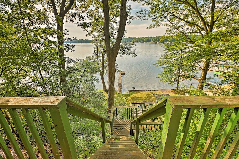 Le Roy Lakefront Retreat w/ Dock Kayaks! - Property Image 2